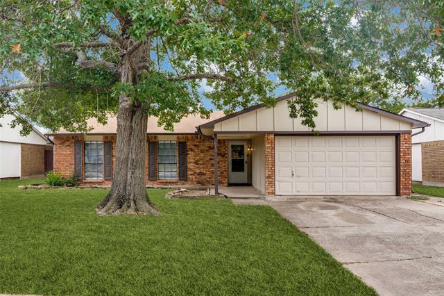 3613 Sugarberry Dr in Mesquite, TX - Building Photo