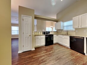 214 Woodland Way in Canton, GA - Building Photo - Building Photo