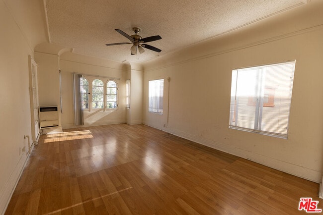 1420 Alvarado Terrace in Los Angeles, CA - Building Photo - Building Photo