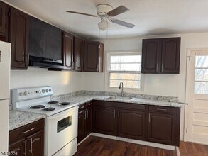 59 Lakeview Dr in Wantage, NJ - Foto de edificio - Building Photo