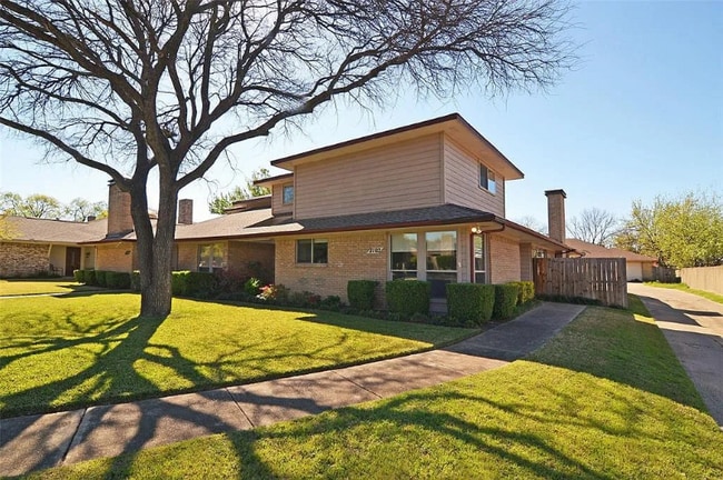 property at 7102 Casablanca Ct