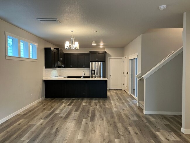 3731 Village Center Dr SE in Salem, OR - Building Photo - Building Photo