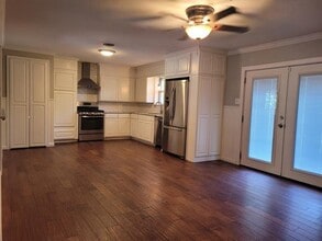 304 Fairmont Ave in Corsicana, TX - Building Photo - Building Photo