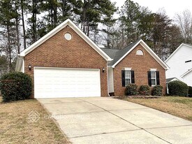 7205 Duchamp Dr in Charlotte, NC - Building Photo