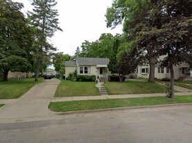 2622 7th St NE in Minneapolis, MN - Building Photo