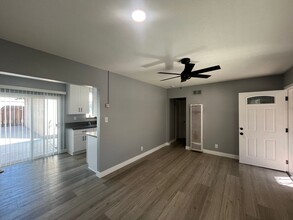941 E 9th St in Upland, CA - Foto de edificio - Building Photo