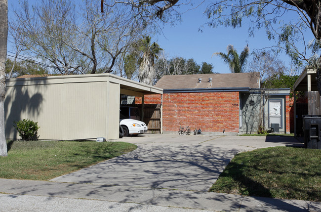 Thornberry Townhomes in Corpus Christi, TX - Building Photo - Building Photo