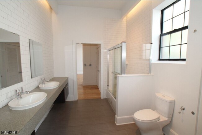 988 Johnson Pl-Unit -2 in Union, NJ - Building Photo - Building Photo