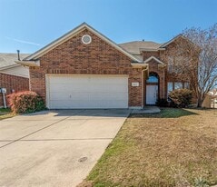 6517 Alexandra Meadows Dr in Fort Worth, TX - Building Photo