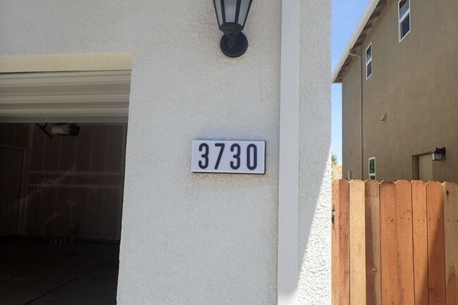 3730 Bayou Way in Sacramento, CA - Building Photo - Building Photo
