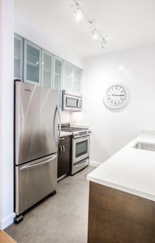 808 Columbus Ave in New York, NY - Building Photo