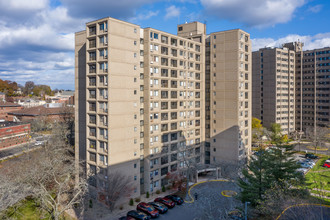 Harbor Brook in Meriden, CT - Foto de edificio - Building Photo