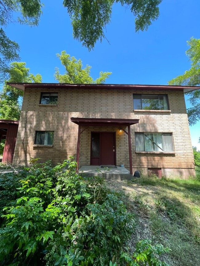 property at 611 Addison St