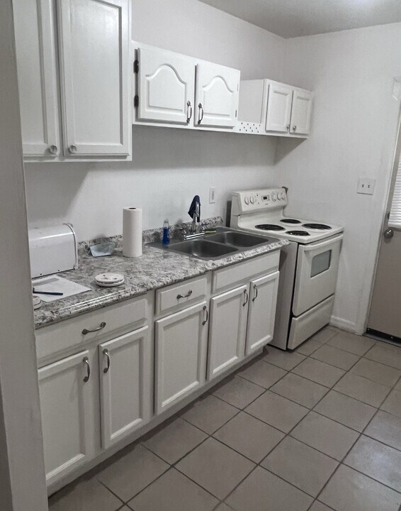 5128 E Seneca Ave in Tampa, FL - Building Photo