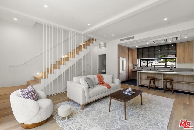 1413 S Doheny Dr in Los Angeles, CA - Building Photo - Building Photo