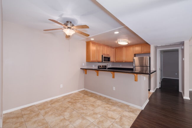 The Cove at Bear Valley in Escondido, CA - Foto de edificio - Interior Photo