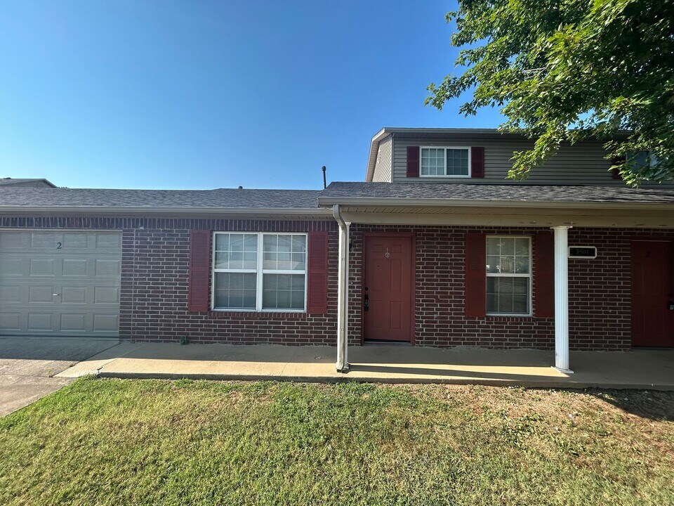 3501 SW Landau Ct in Bentonville, AR - Building Photo