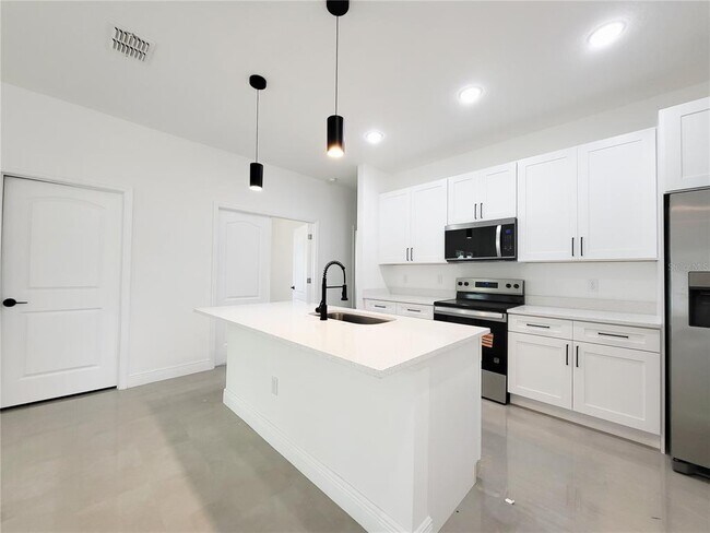 1171 Sapphire St SE in Palm Bay, FL - Building Photo - Building Photo