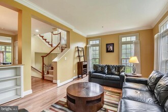 7468 Carriage Hills Dr in McLean, VA - Building Photo - Building Photo