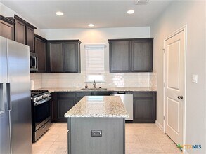 137 Rustic Glen Dr in San Marcos, TX - Building Photo - Building Photo