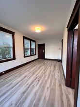 817 Washington-Unit -8 in Southgate, KY - Foto de edificio - Building Photo