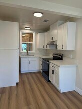 261 N Sierra Vista Ave in Fresno, CA - Building Photo - Building Photo