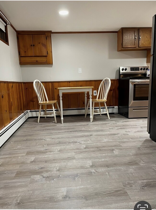 878 Southern Dr, Unit 1 Bedroom Apartment in Franklin Square, NY - Foto de edificio - Building Photo