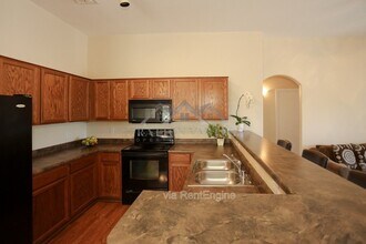 2250 E Deer Valley Dr in Phoenix, AZ - Building Photo - Building Photo