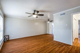 7620 Dentcrest Dr in Dallas, TX - Building Photo - Building Photo