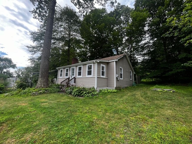 102 Lake Rd in Coventry, CT - Building Photo - Building Photo