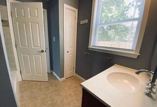 26 W Center St, Unit A in Clayton, NJ - Building Photo - Building Photo