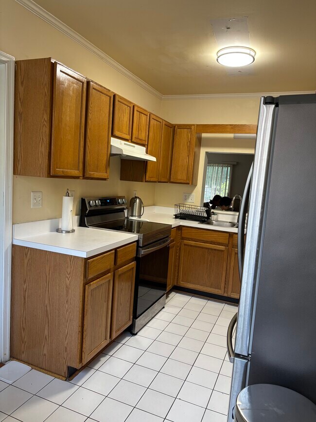 6147 Stonehenge Pl in North Bethesda, MD - Building Photo - Building Photo