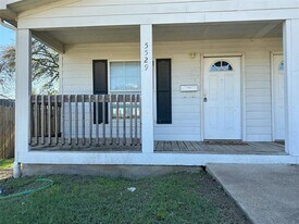 5529-5531 Mesa Cir in Dallas, TX - Building Photo