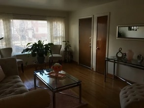 7827 S Ridgeland Ave in Chicago, IL - Building Photo - Building Photo