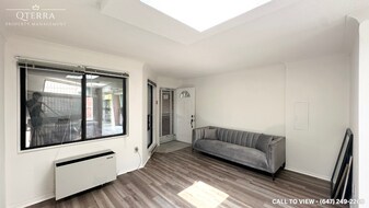 2112 Queen St E in Toronto, ON - Building Photo