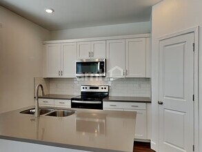 4219 W St Charles Ave in Phoenix, AZ - Foto de edificio - Building Photo