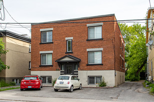 396 MacKay St Apartments