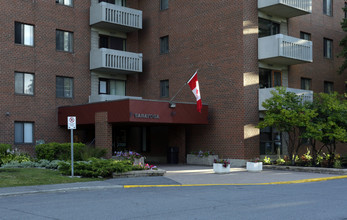 Saratoga Place in Ottawa, ON - Building Photo - Building Photo