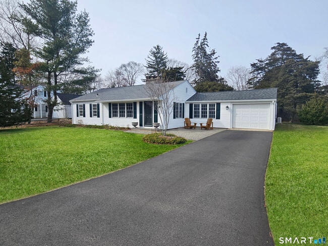 property at 7 Sunset Rd