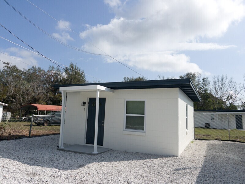 735 S Washington Ave in Apopka, FL - Building Photo