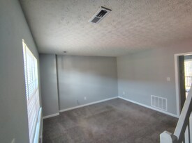 11 Hobbs Ln in Lynchburg, VA - Building Photo