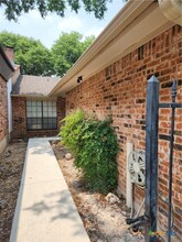 105 E Tanglewood Dr in New Braunfels, TX - Building Photo - Building Photo