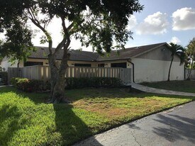 8210 Ambach Way in Hypoluxo, FL - Building Photo