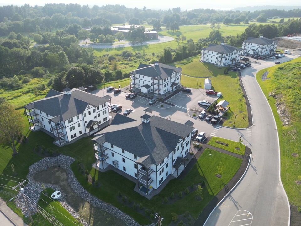 Stable Ridge Apartments in Auburn, ME - Building Photo