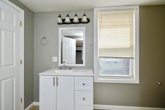 3 Main St in West Warwick, RI - Building Photo - Building Photo