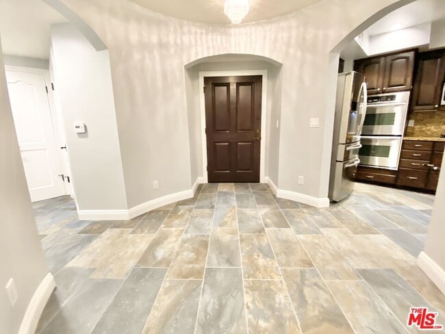 property at 1135 Rexford Dr