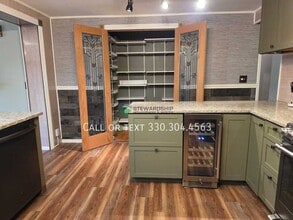 1822 Woodlawn Ave NW in Canton, OH - Building Photo - Building Photo