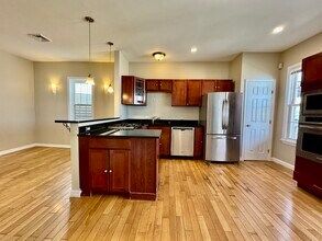 22 Elmore St, Unit 3 in Boston, MA - Building Photo - Building Photo
