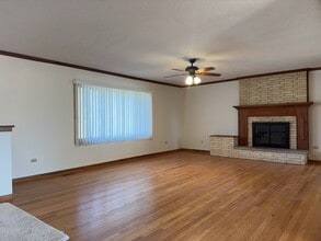 580 N State St in Hampshire, IL - Building Photo - Building Photo