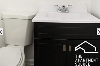 1056 W Lill Ave in Chicago, IL - Foto de edificio - Building Photo